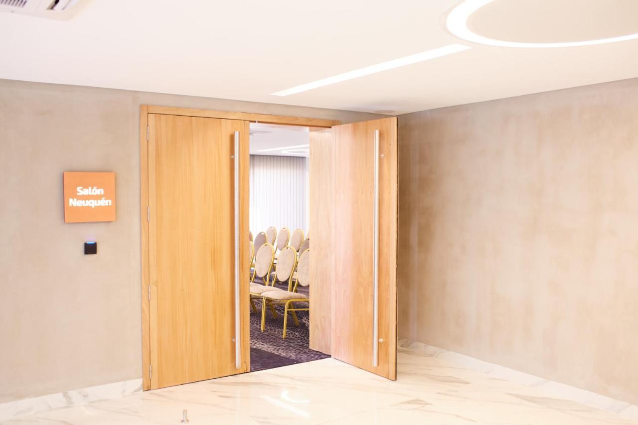 Grand Brizo Comahue Hotel Neuquen Bagian luar foto