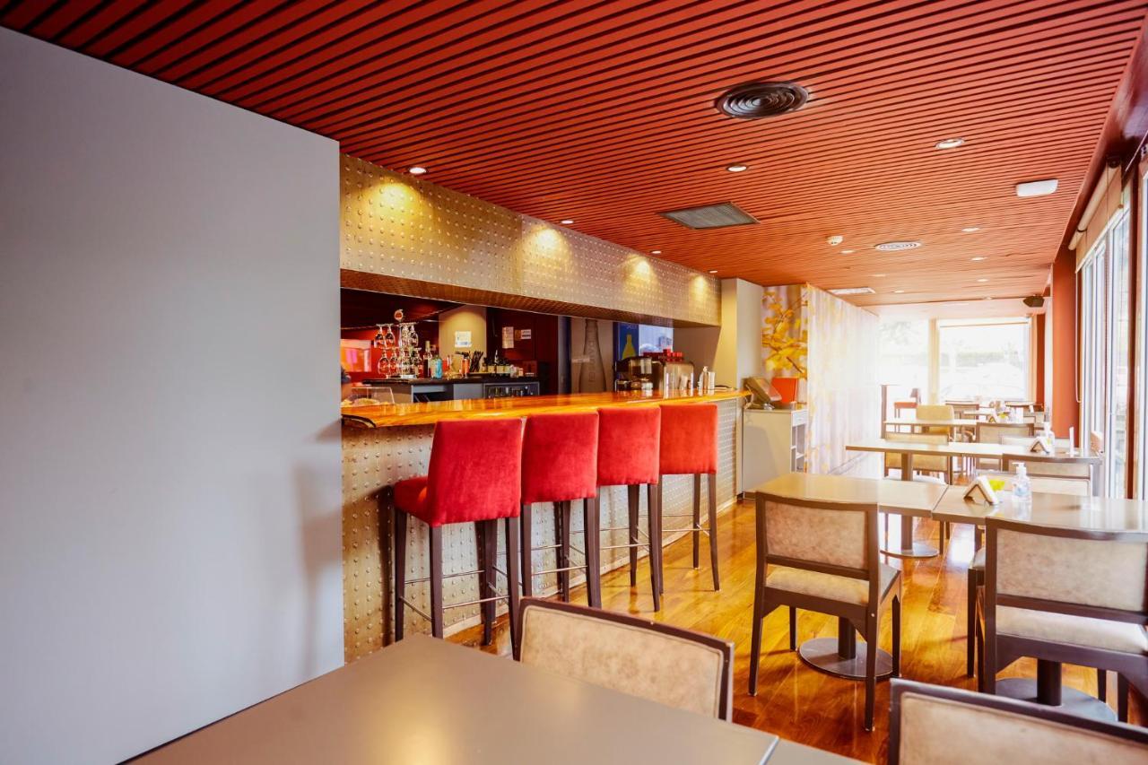 Grand Brizo Comahue Hotel Neuquen Bagian luar foto
