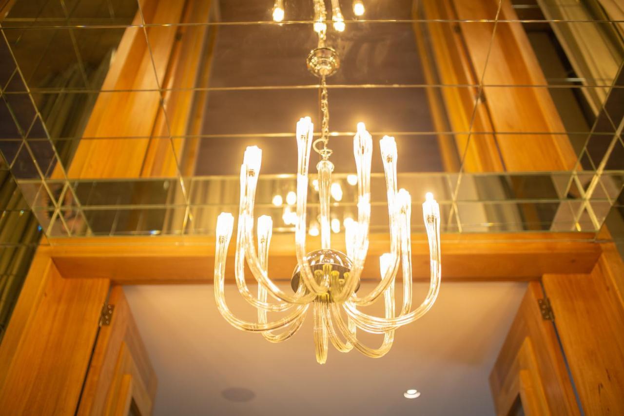 Grand Brizo Comahue Hotel Neuquen Bagian luar foto