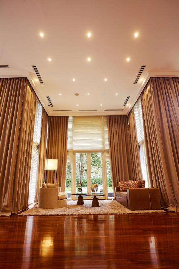 Grand Brizo Comahue Hotel Neuquen Bagian luar foto