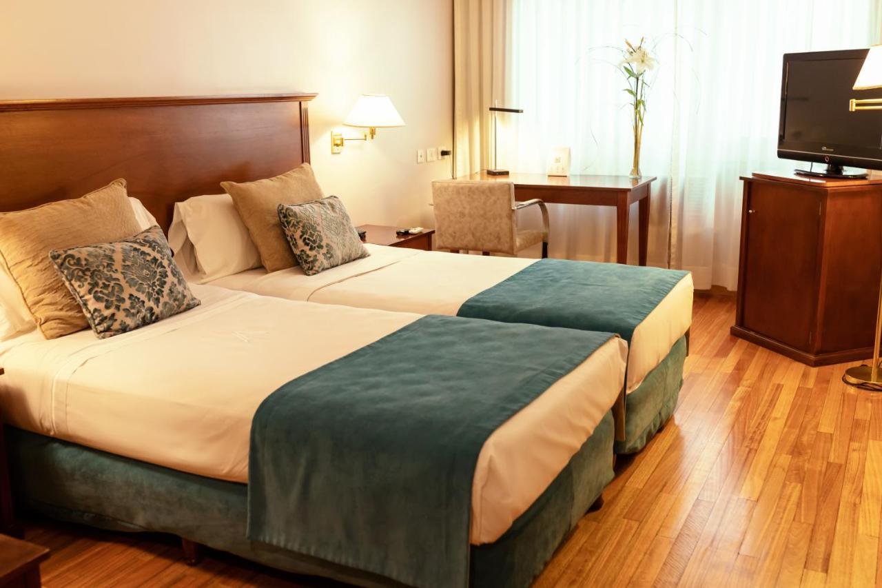 Grand Brizo Comahue Hotel Neuquen Bagian luar foto