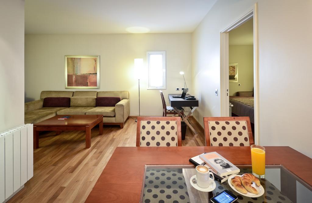 Grand Brizo Comahue Hotel Neuquen Bagian luar foto
