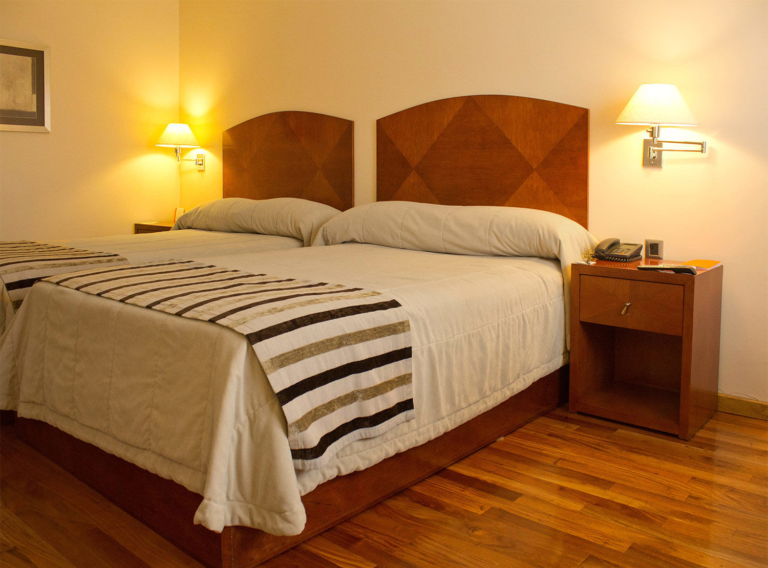 Grand Brizo Comahue Hotel Neuquen Bagian luar foto